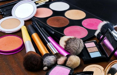 化妝品白癜風(fēng)患者需謹(jǐn)慎，秋季治療白癜風(fēng)優(yōu)勢(shì)顯著——蘭州中研完美拯救